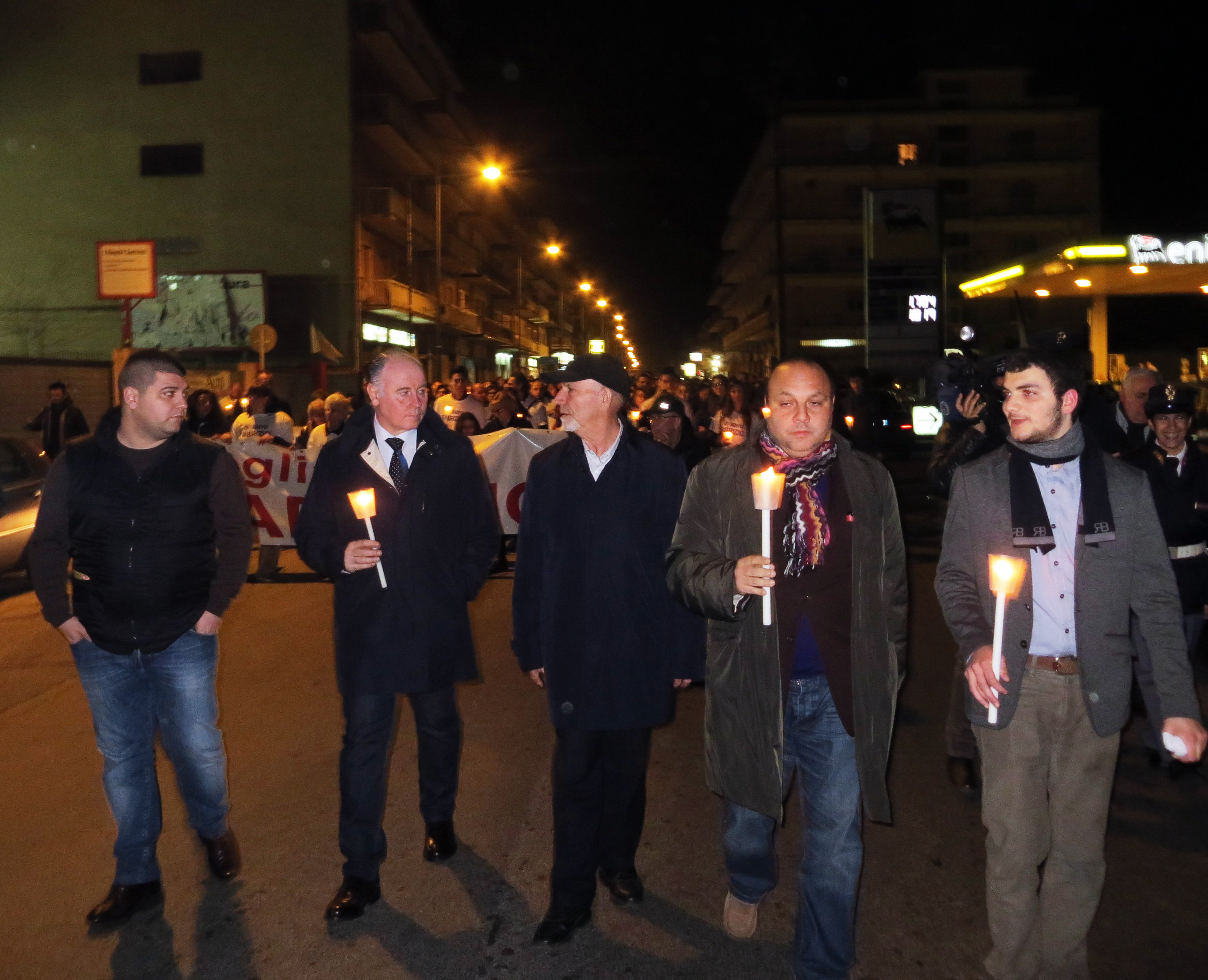 Ad un anno dalla scomparsa di Fabrizio Pioli anche il Presidente della Provincia alla fiaccolata di Gioia Tauro